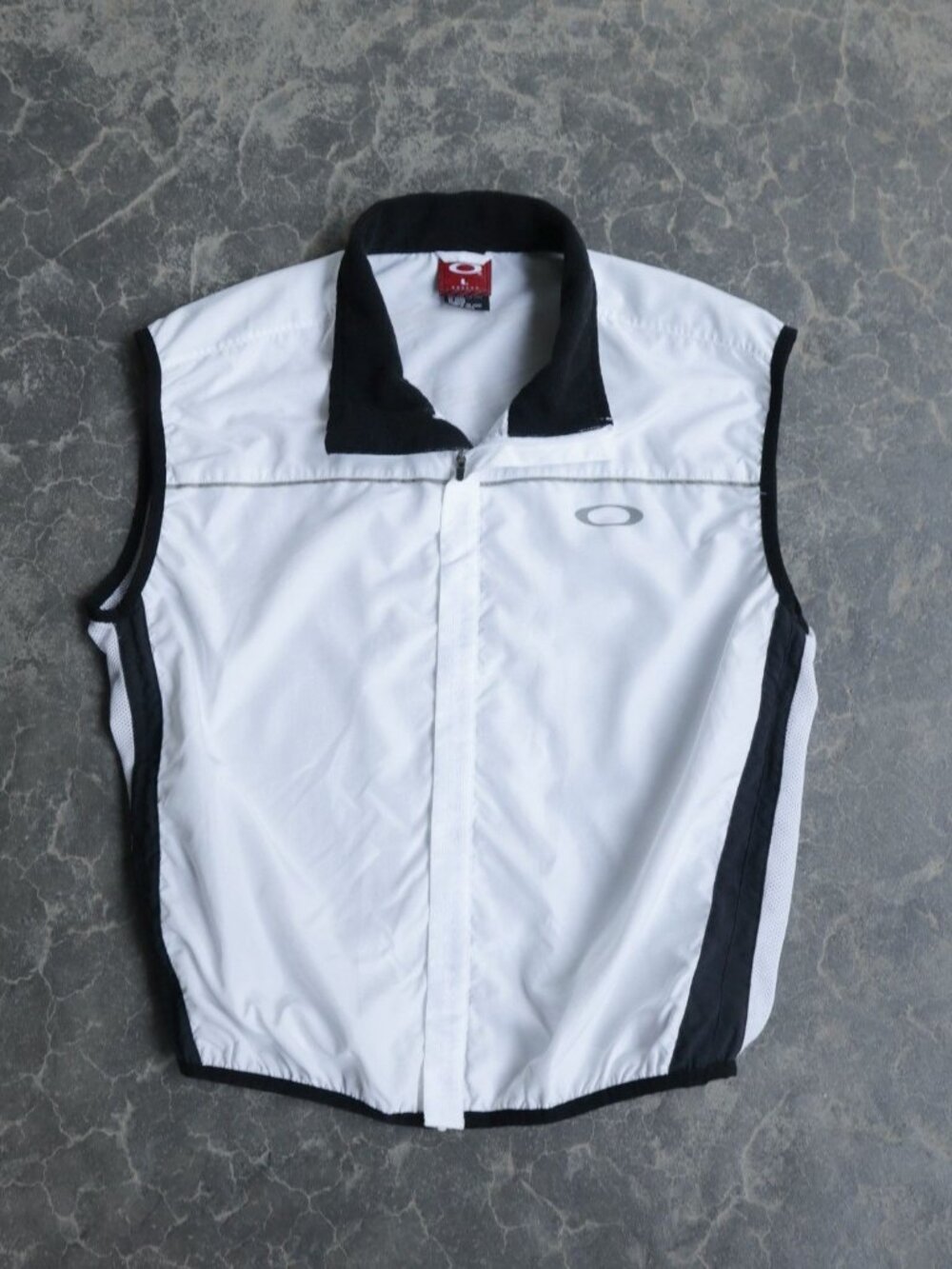 Vintage 90s 00s Oakley Cycling White Sleeveless Vest Jacket